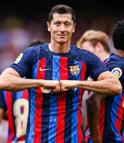 莱万冬窗无意离队，<a href='/news/tag/258.html' style='color: blue;'>巴萨</a>未来成谜待解